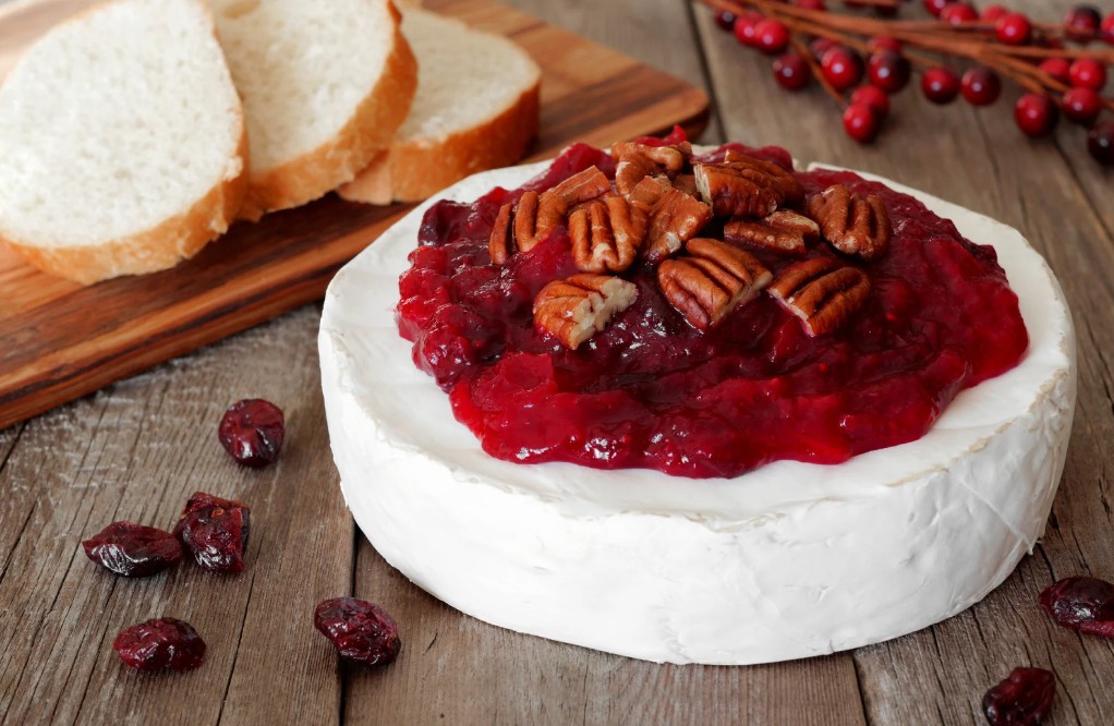 Easy Baked Brie with Cranberries and Pecans (5-Minute Prep!)