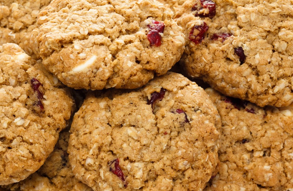 Easy Christmas Cookies (Healthy Oatmeal Cranberry)