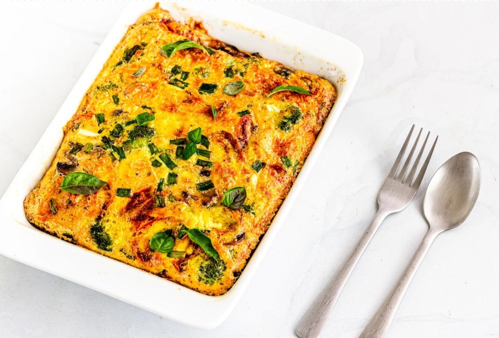 Easy Christmas Breakfast Casserole (Sausage & Egg)