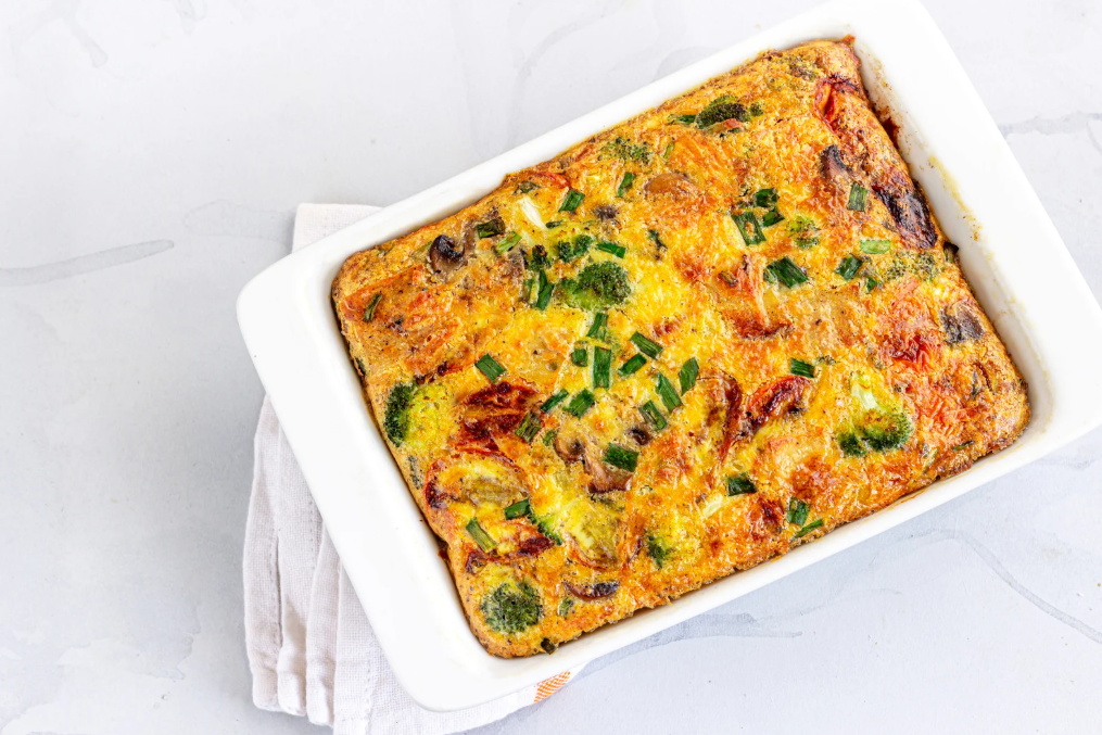 Easy Christmas Breakfast Casserole (Sausage & Egg)