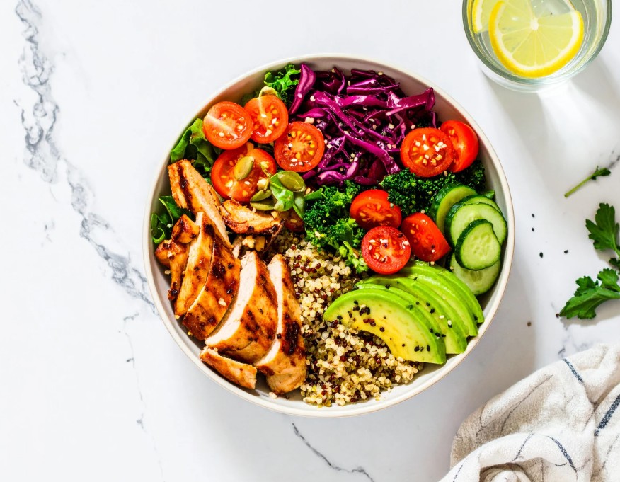 Easy Mediterranean Quinoa Bowls (Healthy Meal Prep)